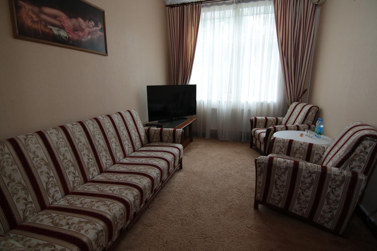 Chervona Kalina Hotel Kiev Exterior foto